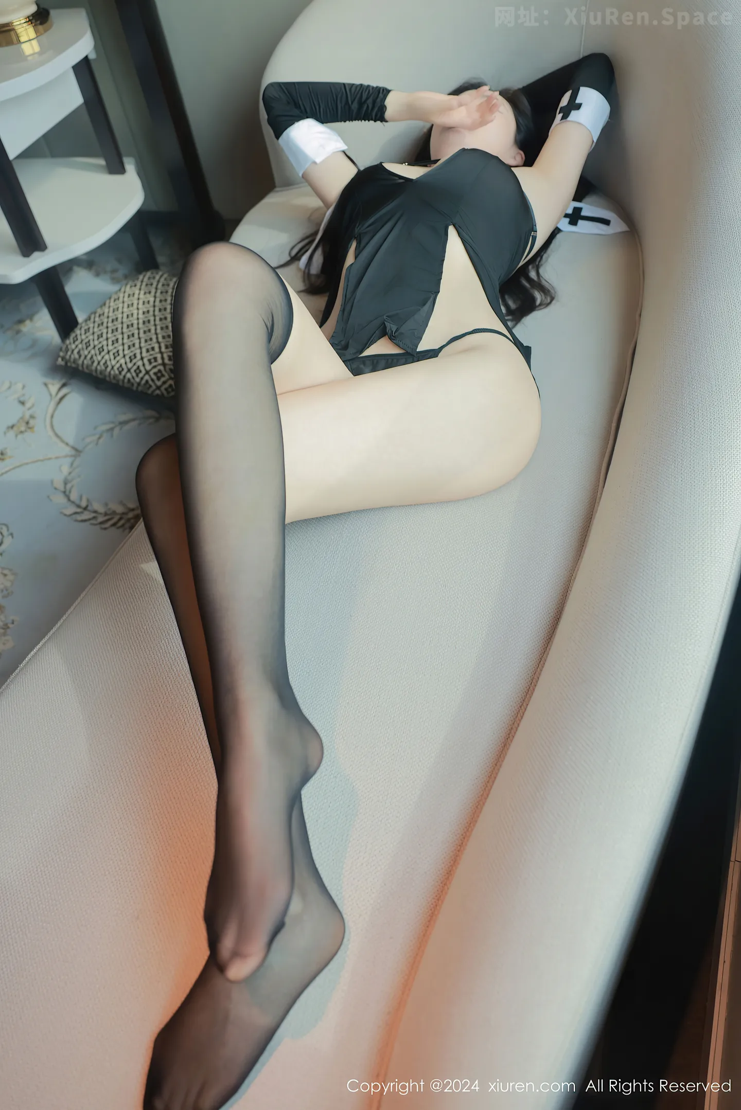 图片[4]-[XiuRen秀人网]VOL.8614 模特雪糕CiCi性感修女服饰配黑色丝袜露丁字裤秀翘臀诱惑写真80P-秀人网官方网站